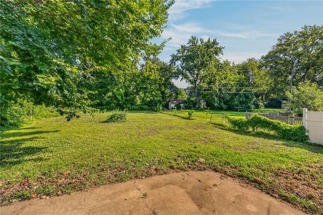 7904 E 87th Street, Raytown, MO 64138