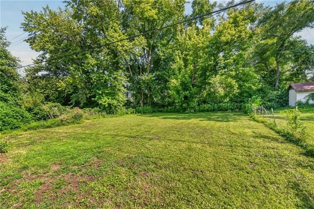 7904 E 87th Street, Raytown, MO 64138