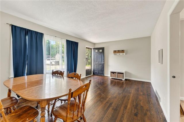7904 E 87th Street, Raytown, MO 64138