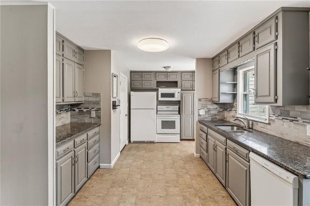 7904 E 87th Street, Raytown, MO 64138