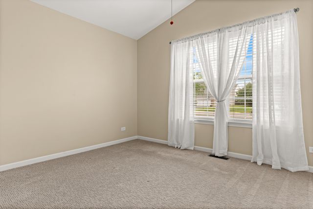 1009 Birchwood Drive, Pingree Grove, IL 60140