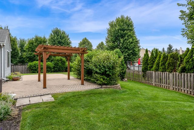 1009 Birchwood Drive, Pingree Grove, IL 60140