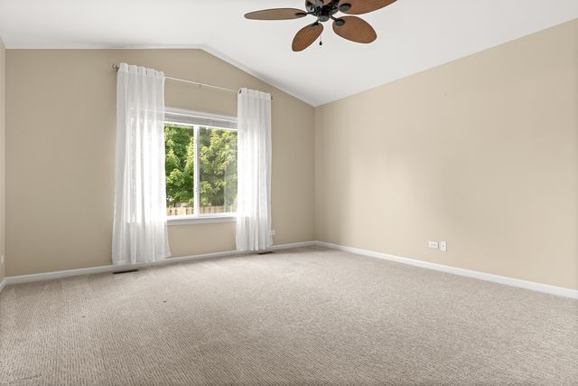 1009 Birchwood Drive, Pingree Grove, IL 60140