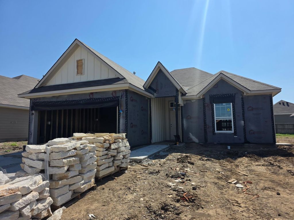 1402 Lake Ridge Drive, Brenham, TX 77833
