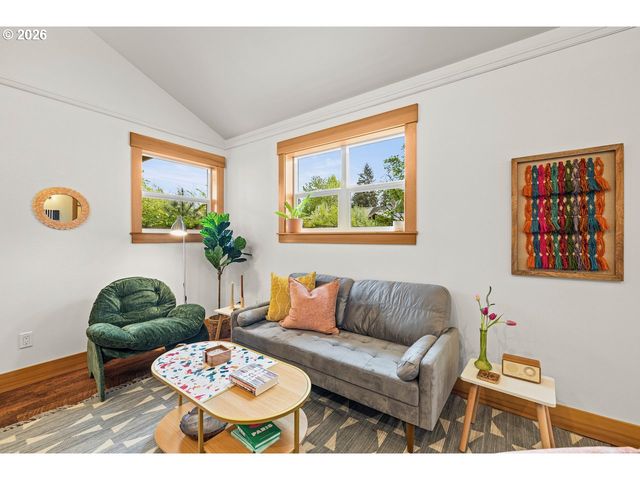 5536 Ne ALBERTA St A & B, Portland, OR 97218