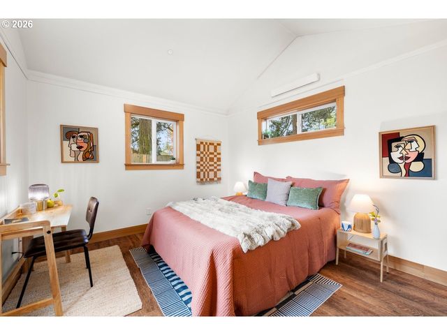 5536 Ne ALBERTA St A & B, Portland, OR 97218