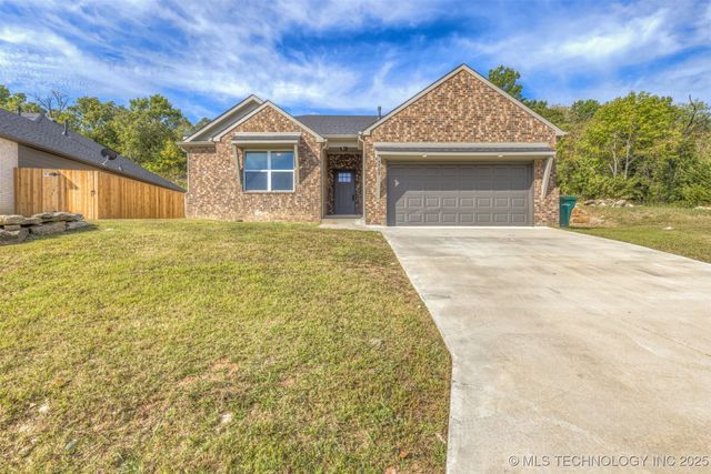 4702 S Linwood Drive, Sand Springs, OK 74063