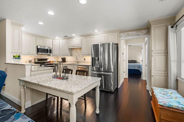 401 DORCHESTER PLACE 61, Sun City Center, FL 33573