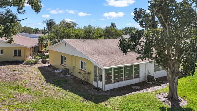 401 DORCHESTER PLACE 61, Sun City Center, FL 33573