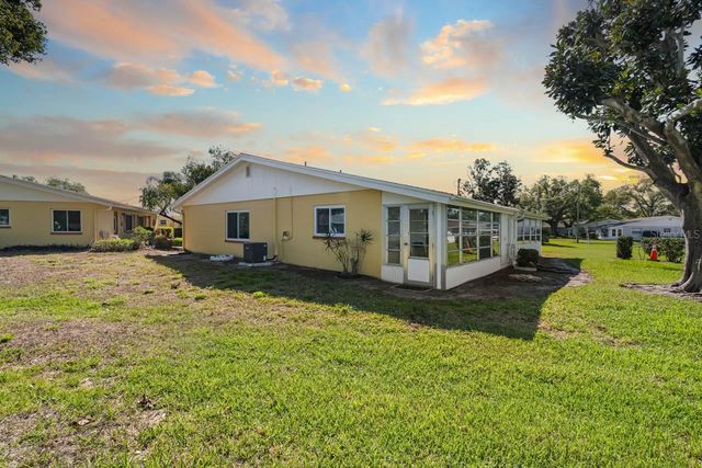 401 DORCHESTER PLACE 61, Sun City Center, FL 33573