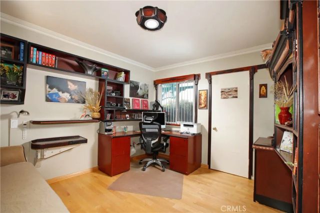 5523 Parkmor Road, Calabasas, CA 91302