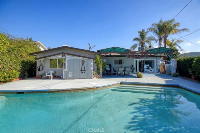 5523 Parkmor Road, Calabasas, CA 91302