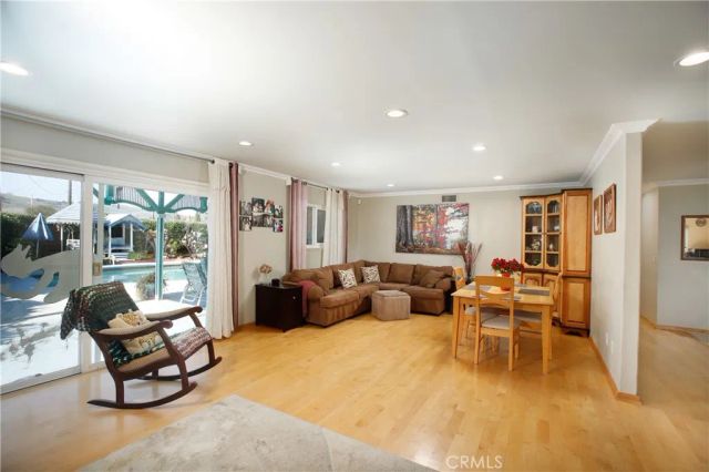 5523 Parkmor Road, Calabasas, CA 91302