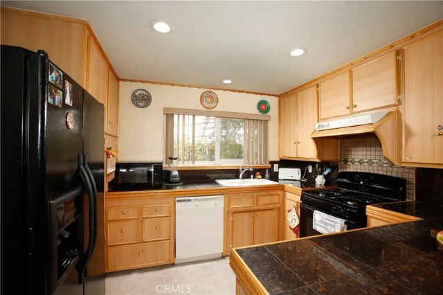 5523 Parkmor Road, Calabasas, CA 91302