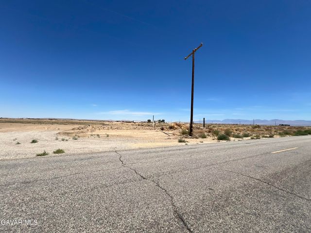 E 50th Street, Lancaster, CA 93535