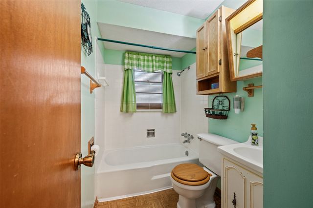 3407 SE 18th Court, Des Moines, IA 50320