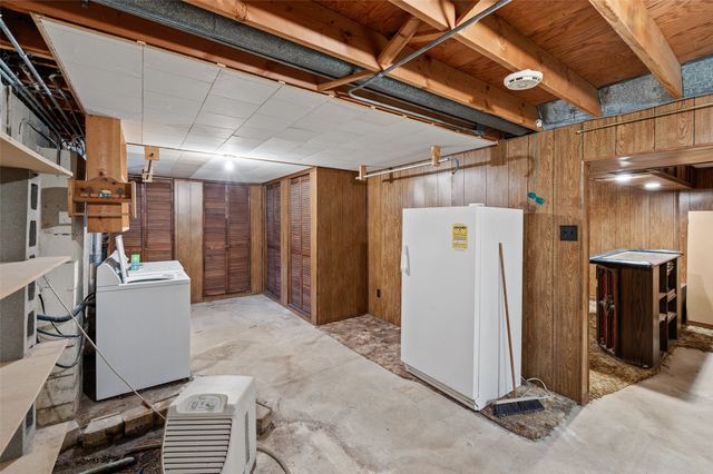 3407 SE 18th Court, Des Moines, IA 50320