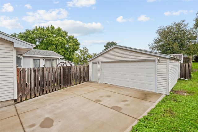 3407 SE 18th Court, Des Moines, IA 50320