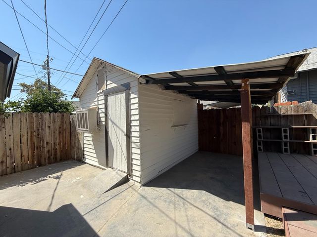1929 E Grant Avenue, Fresno, CA 93701