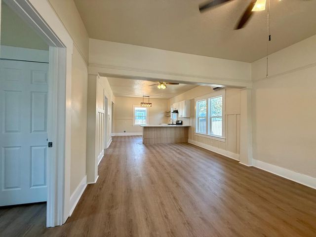 1929 E Grant Avenue, Fresno, CA 93701