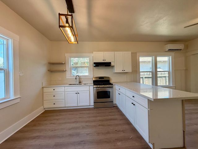 1929 E Grant Avenue, Fresno, CA 93701