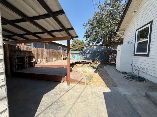 1929 E Grant Avenue, Fresno, CA 93701