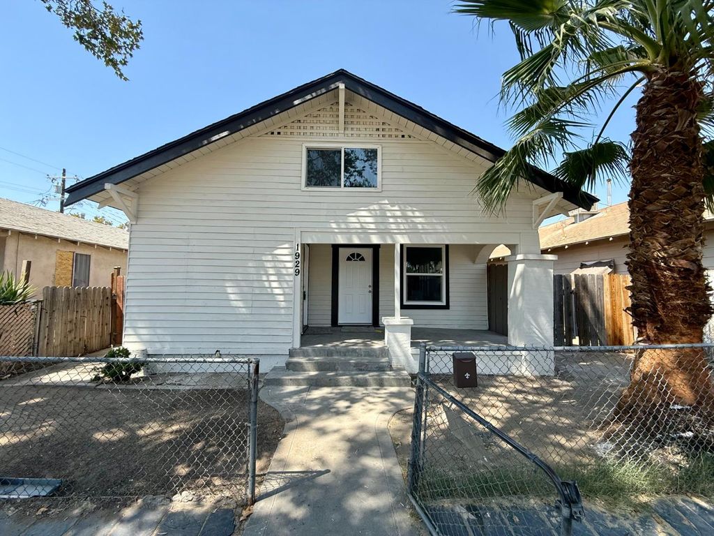 1929 E Grant Avenue, Fresno, CA 93701