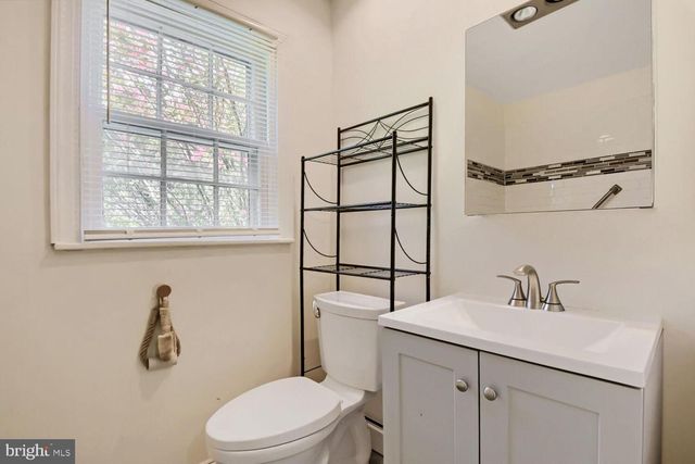1218 SOUTHVIEW RD, Baltimore, MD 21218