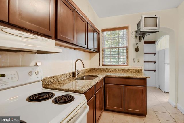 1218 SOUTHVIEW RD, Baltimore, MD 21218