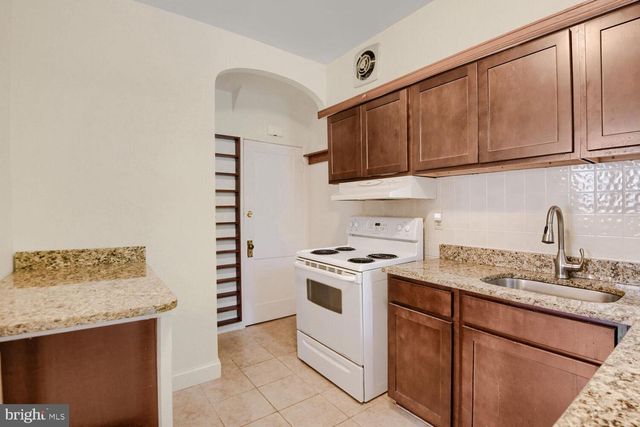 1218 SOUTHVIEW RD, Baltimore, MD 21218
