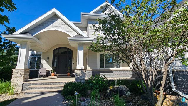 201 W 77th St Street, Sioux Falls, SD 57108