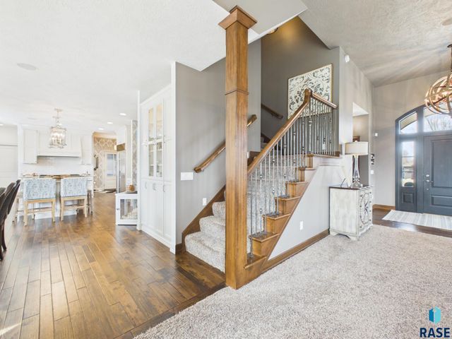201 W 77th St Street, Sioux Falls, SD 57108