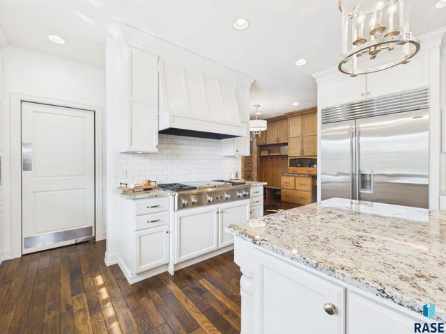 201 W 77th St Street, Sioux Falls, SD 57108