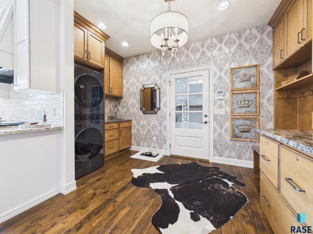 201 W 77th St Street, Sioux Falls, SD 57108