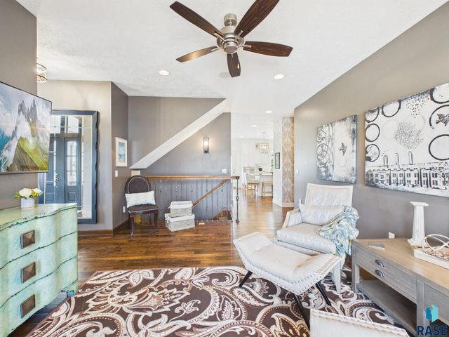 201 W 77th St Street, Sioux Falls, SD 57108