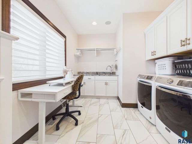 201 W 77th St Street, Sioux Falls, SD 57108