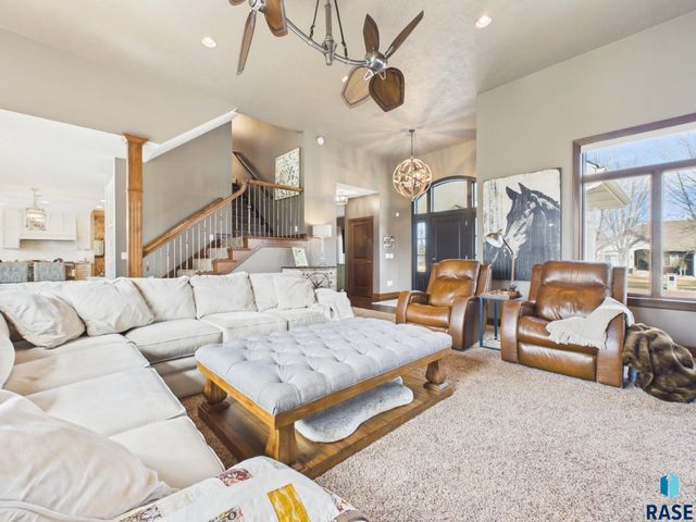 201 W 77th St Street, Sioux Falls, SD 57108