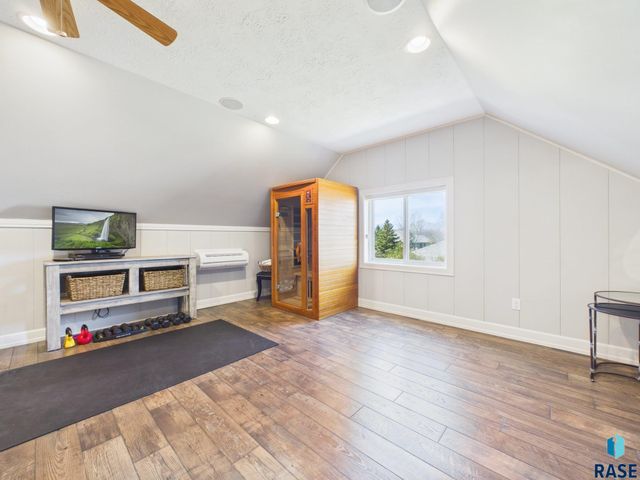 201 W 77th St Street, Sioux Falls, SD 57108
