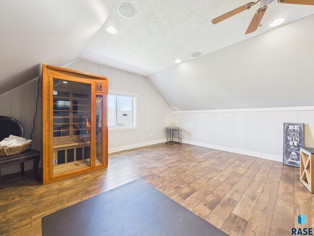 201 W 77th St Street, Sioux Falls, SD 57108