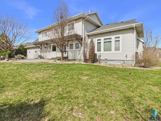 201 W 77th St Street, Sioux Falls, SD 57108