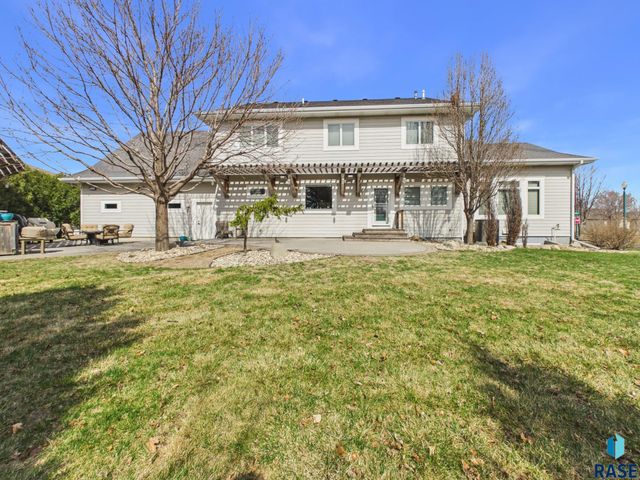 201 W 77th St Street, Sioux Falls, SD 57108