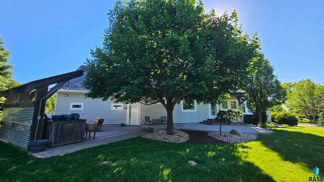 201 W 77th St Street, Sioux Falls, SD 57108