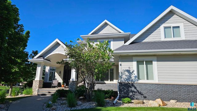 201 W 77th St Street, Sioux Falls, SD 57108