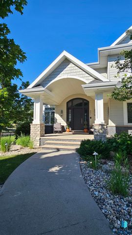 201 W 77th St Street, Sioux Falls, SD 57108