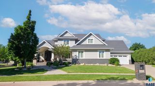 201 W 77th St Street, Sioux Falls, SD 57108