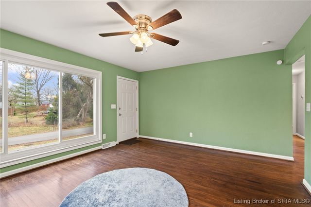 1775 Elmview, New Albany, IN 47150