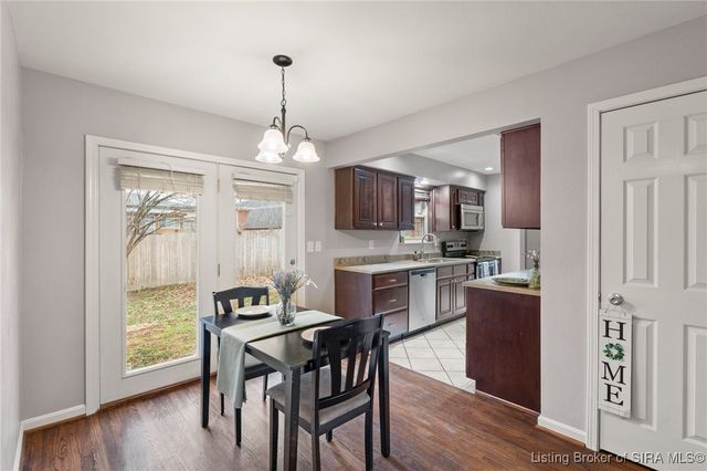 1775 Elmview, New Albany, IN 47150