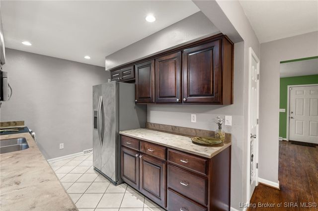 1775 Elmview, New Albany, IN 47150