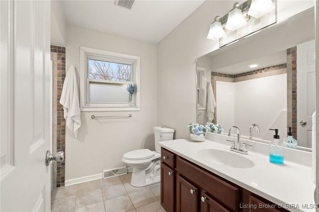 1775 Elmview, New Albany, IN 47150