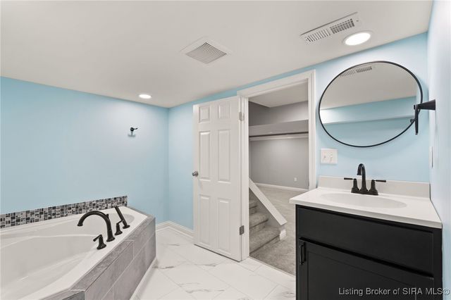 1775 Elmview, New Albany, IN 47150